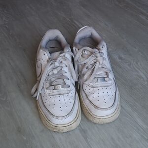 White Nike AF1s